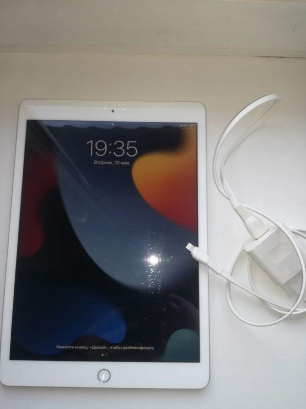 Планшет Apple iPad 10.2 32GB Wi-Fi + Cellular