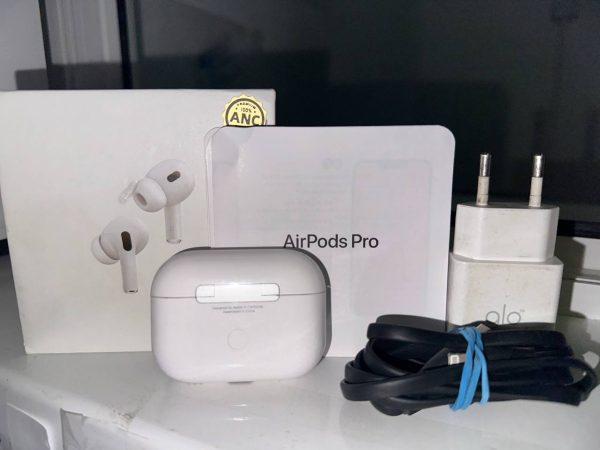 Наушники Apple AirPods Pro