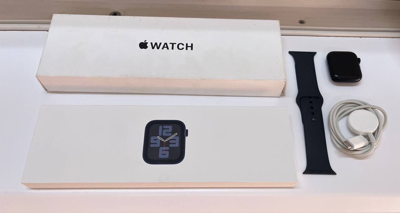 Умные часы Apple Watch SE 2 40 мм (алюминиевый корпус, силиконовый ремешок) Умные часы Apple Watch SE 2 40 мм (алюминиевый корпус, силиконовый ремешок) — изображение 3
